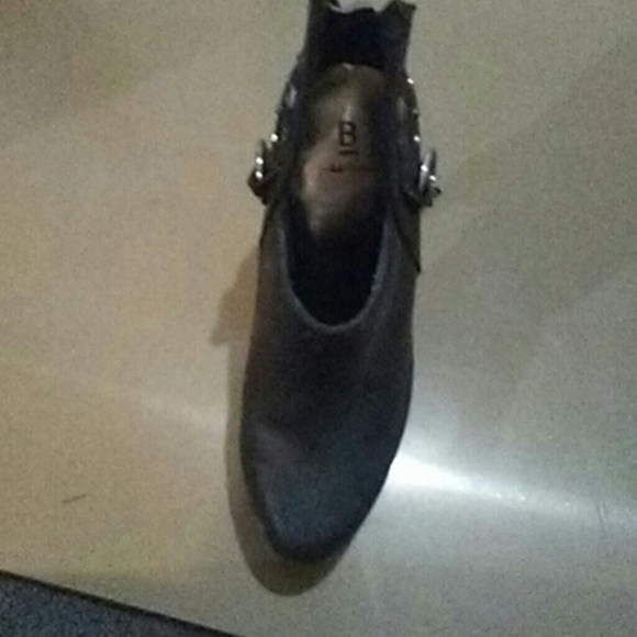 Heels - Picture 2 of 2